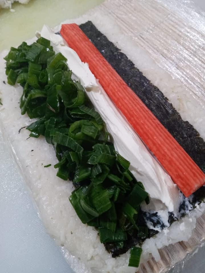 Handrolls kanikama queso cebollin